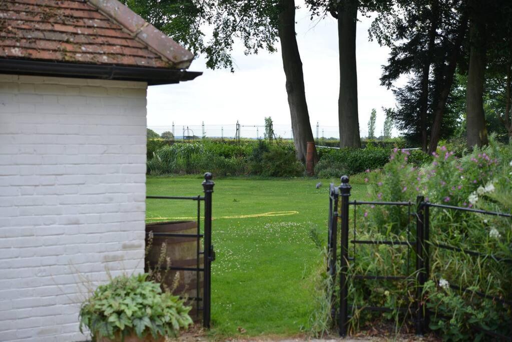 Highfield Lodge Трінґ Екстер'єр фото